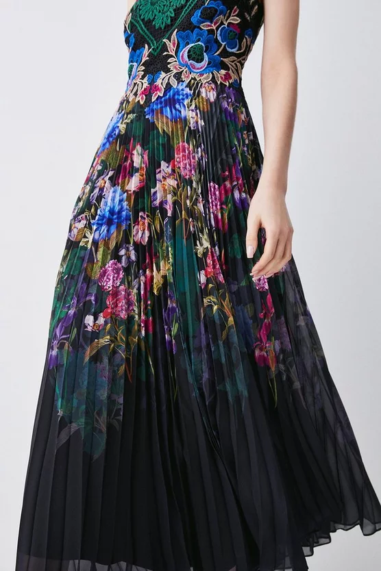 New ๐ Karen Millen Metallic Guipure Lace Placed Floral Pleat Midi ๐ Dress โ๏ธ 4 New ๐ Karen Millen Metallic Guipure Lace Placed Floral Pleat Midi ๐ Dress โ๏ธ - Image 2